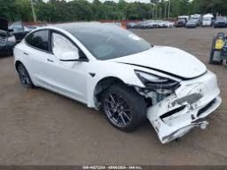 TESLA MODIL 3 5YJ3E1EA4PF472431