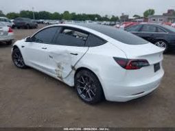 TESLA MODIL 3 5YJ3E1EA4PF472431