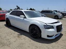 
										2018 CHRYSLER 300, S 2C3CCABG7JH240068 full									